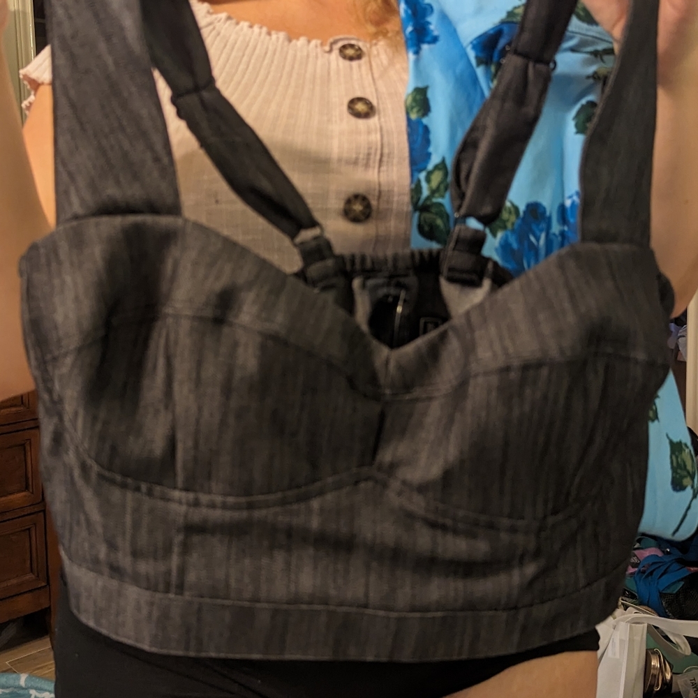 NWT Dark Denim Varla Crop from Pinup Girl Clothing, zipper on back